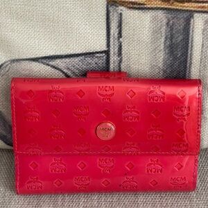 MCM VISETOS WALLET♥️💗♥️PINK PATENT LEATHER BEAUTY💗♥️💗